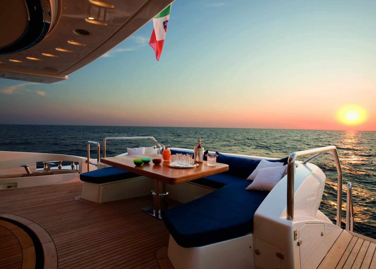 10. 100 alfresco Aft Deck