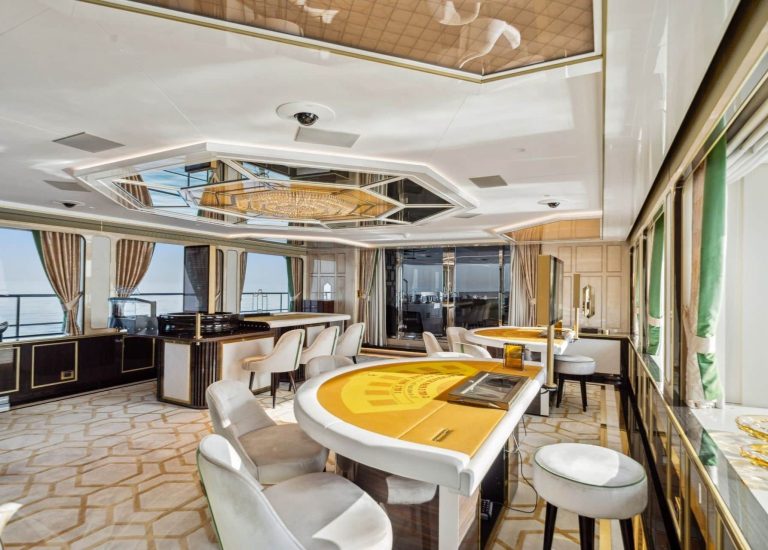 Benetti 50M Bombay sun deck